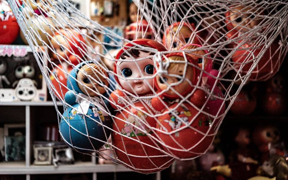 Sorting original vintage troll dolls by era and maker