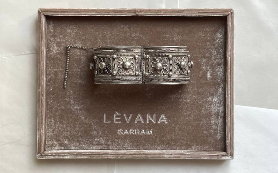Options for appraising and selling family silverware