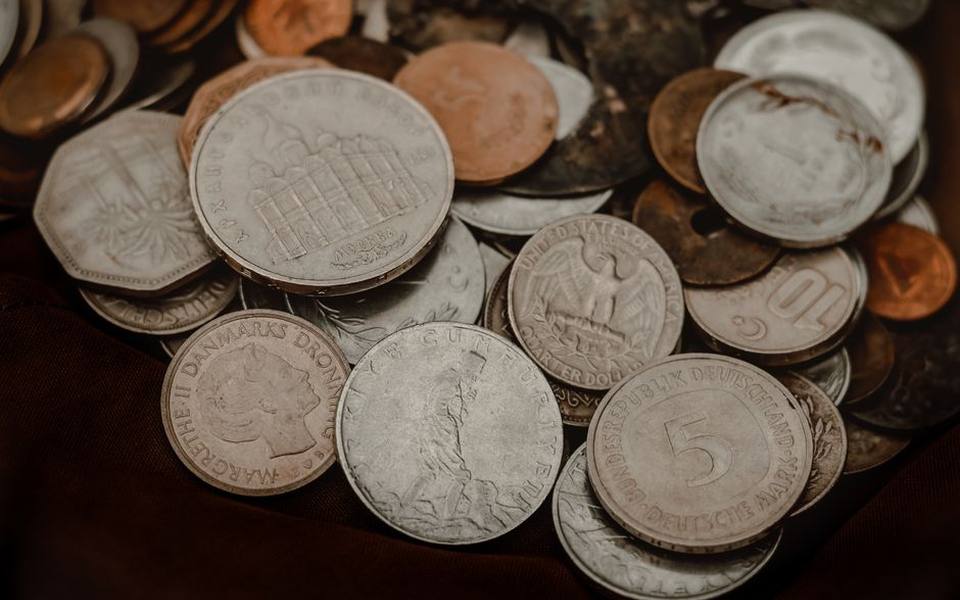 Understanding dealer margins and market premiums